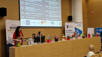 Uzależnienia XXI wieku - wykłady ekspertów i kilkuset uczestników „głodnych” najnowszej wiedzy Uzależnienia XXI wieku - wykłady ekspertów i kilkuset uczestników „głodnych” najnowszej wiedzy
