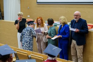 My chcemy dalej studiować! Zakończenie roku akademickiego na studiach senioralnych UMB My chcemy dalej studiować! Zakończenie roku akademickiego na studiach senioralnych UMB