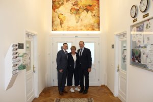Polish-Italian Symposium about autoimmune thyroid diseases in children Polish-Italian Symposium about autoimmune thyroid diseases in children