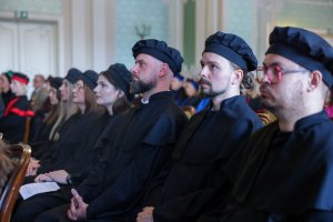 Sukces czy zobowiązanie? Profesury, habilitacje i doktoraty w UMB Sukces czy zobowiązanie? Profesury, habilitacje i doktoraty w UMB