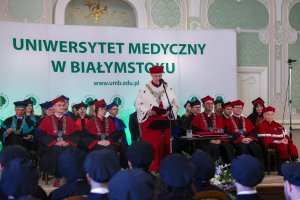 Sukces czy zobowiązanie? Profesury, habilitacje i doktoraty w UMB Sukces czy zobowiązanie? Profesury, habilitacje i doktoraty w UMB