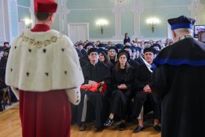 Sukces czy zobowiązanie? Profesury, habilitacje i doktoraty w UMB Sukces czy zobowiązanie? Profesury, habilitacje i doktoraty w UMB