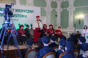 Sukces czy zobowiązanie? Profesury, habilitacje i doktoraty w UMB Sukces czy zobowiązanie? Profesury, habilitacje i doktoraty w UMB