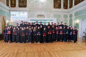 Sukces czy zobowiązanie? Profesury, habilitacje i doktoraty w UMB Sukces czy zobowiązanie? Profesury, habilitacje i doktoraty w UMB