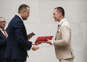 Prof. Radosław Charkiewicz odebrał nominację profesorską Prof. Radosław Charkiewicz odebrał nominację profesorską