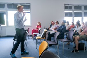 O nieoczywistych ścieżkach kariery, zdrowiu populacji i drodze do Białegostoku - w ramach Futuri Seminars