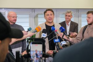 Kiś ogórki, nie emocje – mural z misją na domu studenta UMB
