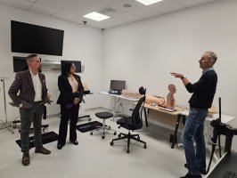 UMB zacieśnia więzi z uczelnią z USA. Wizyta delegacji Rowan University po podpisaniu umowy bilateralnej 