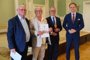 45 lat po dyplomie. Absolwenci rocznika 1981 spotkali się w Auli Magna 45 lat po dyplomie. Absolwenci rocznika 1981 spotkali się w Auli Magna