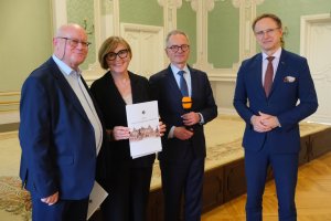 45 lat po dyplomie. Absolwenci rocznika 1981 spotkali się w Auli Magna 45 lat po dyplomie. Absolwenci rocznika 1981 spotkali się w Auli Magna