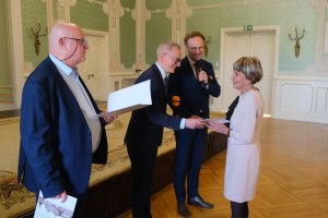 45 lat po dyplomie. Absolwenci rocznika 1981 spotkali się w Auli Magna 45 lat po dyplomie. Absolwenci rocznika 1981 spotkali się w Auli Magna