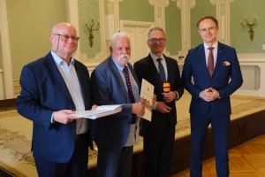 45 lat po dyplomie. Absolwenci rocznika 1981 spotkali się w Auli Magna 45 lat po dyplomie. Absolwenci rocznika 1981 spotkali się w Auli Magna
