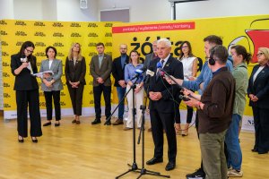 Żółta kanapa przeciw hejtowi - wydarzenie już 3 października Żółta kanapa przeciw hejtowi - wydarzenie już 3 października