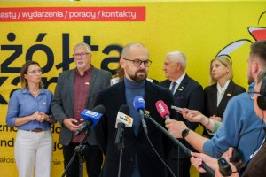 Żółta kanapa przeciw hejtowi - wydarzenie już 3 października Żółta kanapa przeciw hejtowi - wydarzenie już 3 października