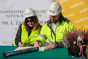 Kamień węgielny pod blok poradni UDSK wmurowany Kamień węgielny pod blok poradni UDSK wmurowany