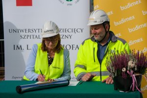 Kamień węgielny pod blok poradni UDSK wmurowany Kamień węgielny pod blok poradni UDSK wmurowany