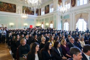 Absolwenci analityki medycznej i kosmetologii UMB odebrali dyplomy Absolwenci analityki medycznej i kosmetologii UMB odebrali dyplomy