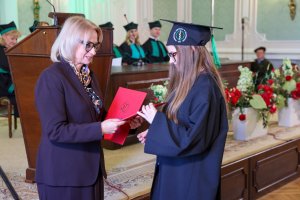 Absolwenci analityki medycznej i kosmetologii UMB odebrali dyplomy Absolwenci analityki medycznej i kosmetologii UMB odebrali dyplomy