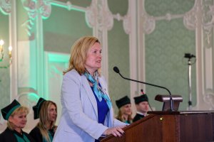 Absolwenci analityki medycznej i kosmetologii UMB odebrali dyplomy Absolwenci analityki medycznej i kosmetologii UMB odebrali dyplomy