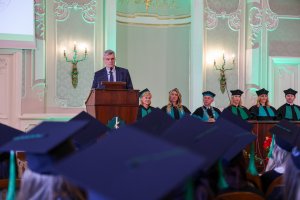 Absolwenci analityki medycznej i kosmetologii UMB odebrali dyplomy Absolwenci analityki medycznej i kosmetologii UMB odebrali dyplomy
