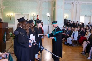Absolwenci analityki medycznej i kosmetologii UMB odebrali dyplomy Absolwenci analityki medycznej i kosmetologii UMB odebrali dyplomy