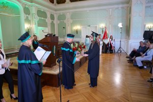 Absolwenci analityki medycznej i kosmetologii UMB odebrali dyplomy Absolwenci analityki medycznej i kosmetologii UMB odebrali dyplomy