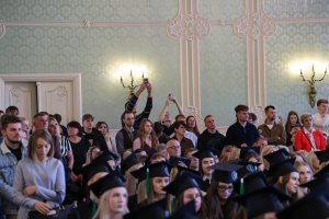 Absolwenci analityki medycznej i kosmetologii UMB odebrali dyplomy Absolwenci analityki medycznej i kosmetologii UMB odebrali dyplomy