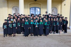 Absolwenci analityki medycznej i kosmetologii UMB odebrali dyplomy Absolwenci analityki medycznej i kosmetologii UMB odebrali dyplomy
