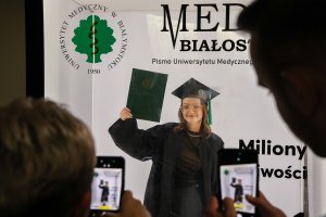 Absolwenci analityki medycznej i kosmetologii UMB odebrali dyplomy Absolwenci analityki medycznej i kosmetologii UMB odebrali dyplomy