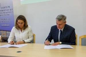 Kolejna umowa o współpracy UMB i I LO w Białymstoku Kolejna umowa o współpracy UMB i I LO w Białymstoku