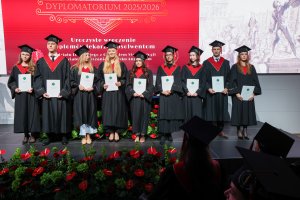 Sześć lat studiów to dopiero początek! Dyplomy lekarzy odebrało 290 absolwentów UMB