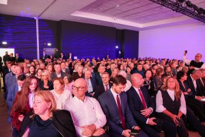 Sześć lat studiów to dopiero początek! Dyplomy lekarzy odebrało 290 absolwentów UMB