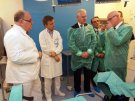 Wizyta ambasadora Królestwa Norwegii w Polsce J.E. Enok Nygaard (w środku) w szpitalach klinicznych  fot. Tomasz Dawidziuk
