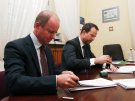 Podpisanie umowy na modernizację szpitala kliniczego. Od lewej: Konrad Raczkowski i RadosławGórski   foto. Tomasz Dawidziuk