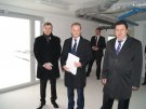 Premier Donald Tusk odwiedza budowę szpitala fot. Katarzyna Malinowska-Olczyk