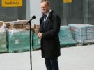Premier Donald Tusk odwiedza budowę szpitala fot. Wojciech Więcko