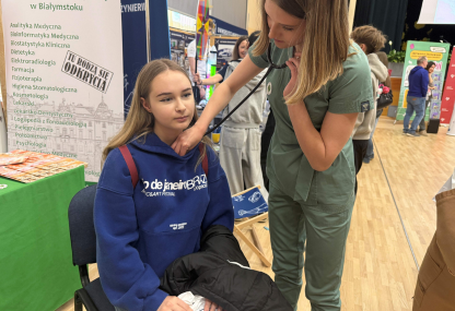 Link: Uniwersytet Medyczny w Białymstoku na targach edukacyjnych w Augustowie