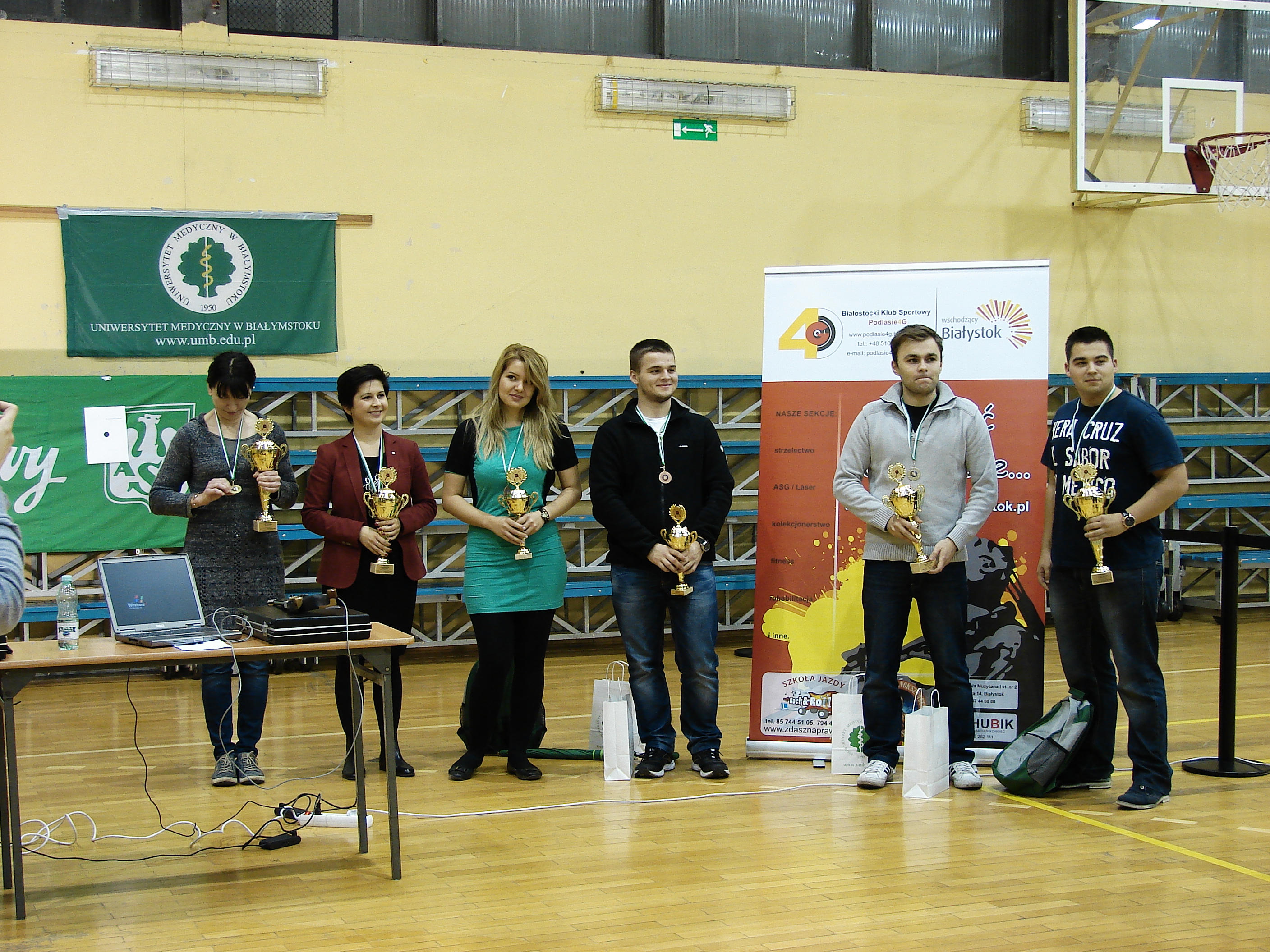 Nagrodzeni laureaci V Turnieju Sportowego Społeczności Akademickiej w konkurencji - strzelanie 