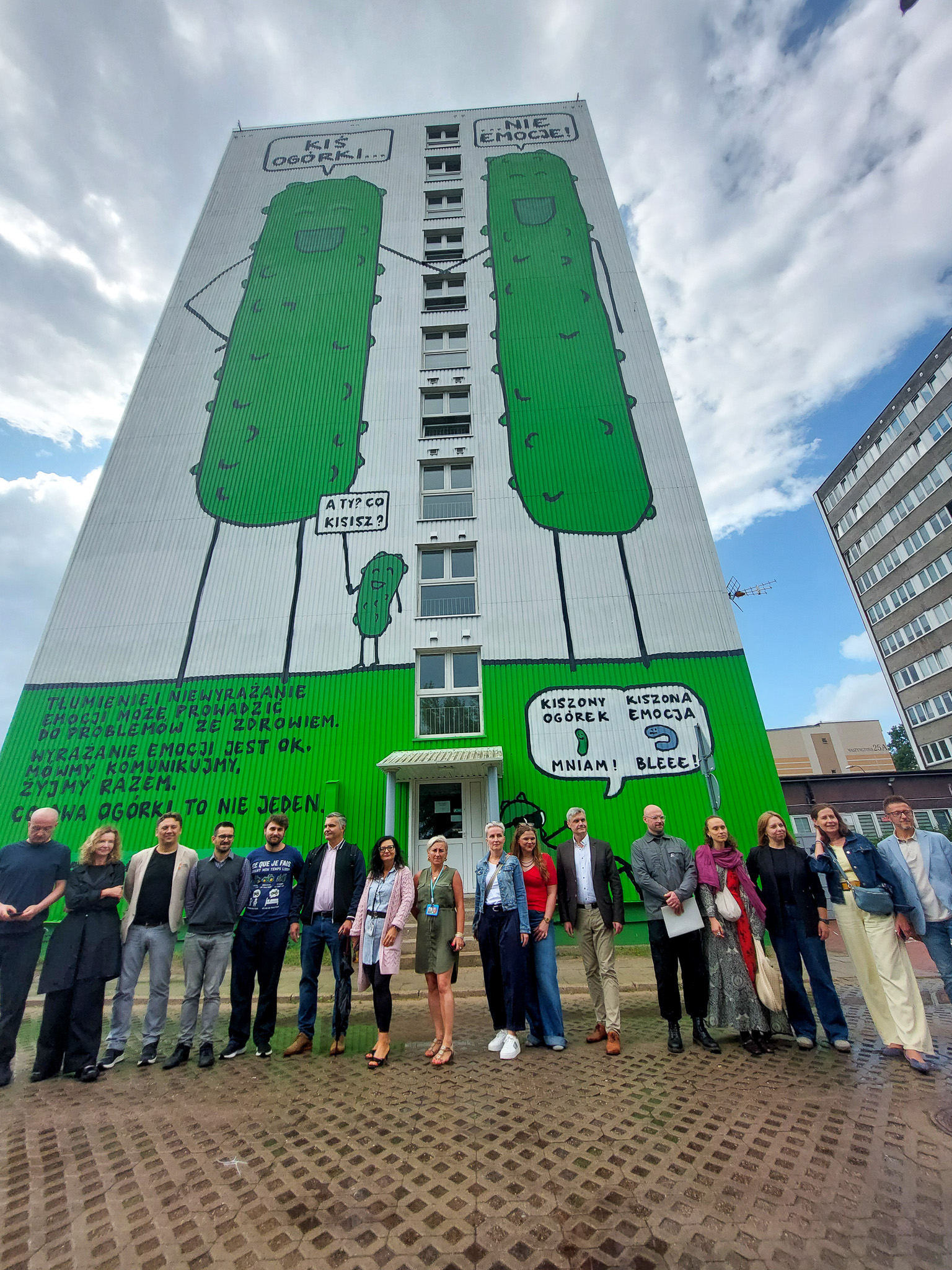 Link: „Kiś ogórki. Nie emocje” – nowy mural na Domu Studenta nr 2 UMB