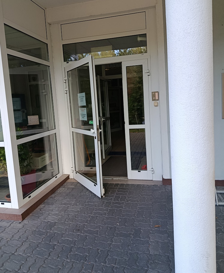 Opis alternatywny znajduje się w treści