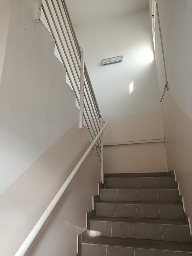 Opis alternatywny znajduje się w treści