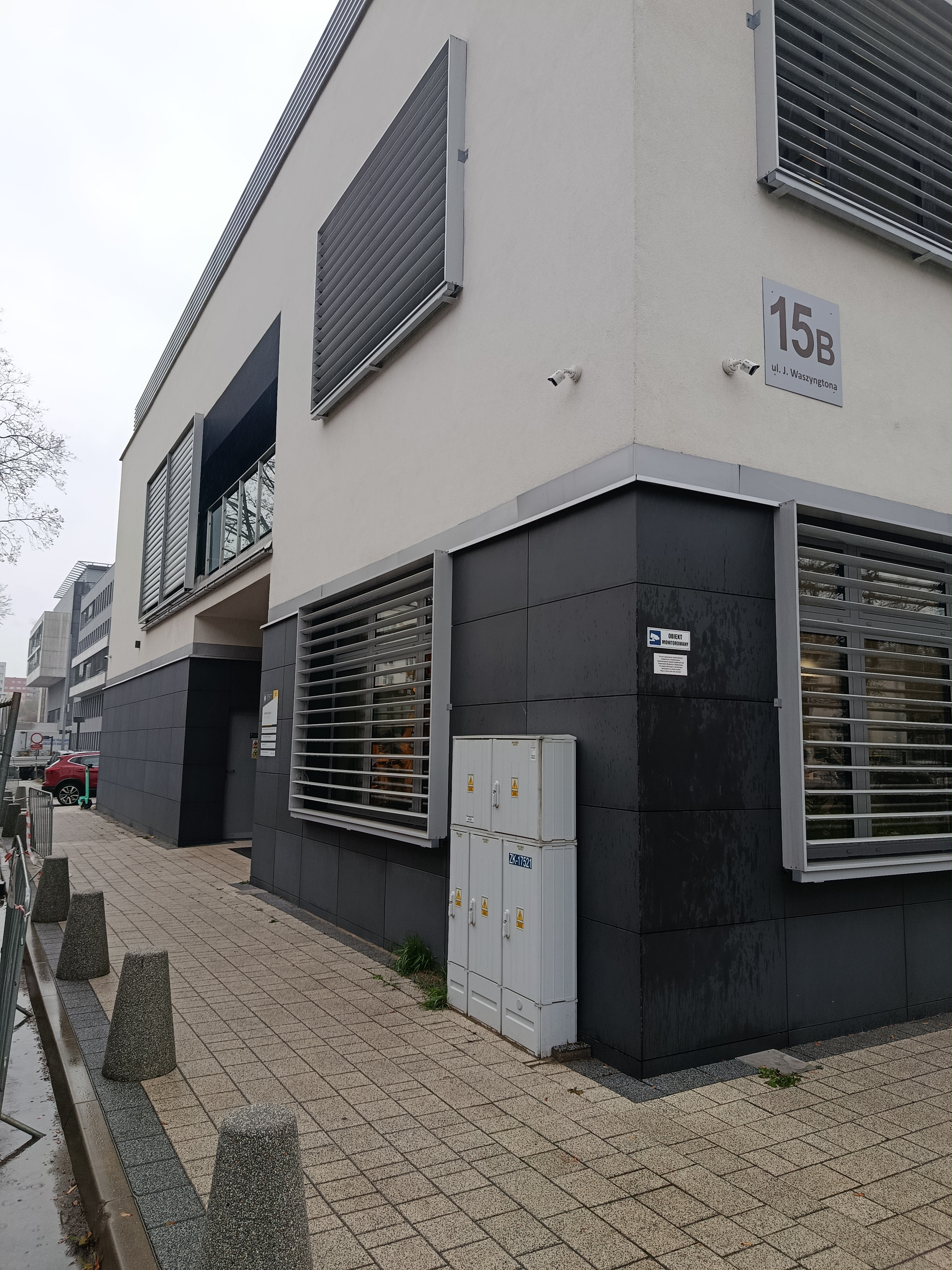 Opis alternatywny znajduje się w treści