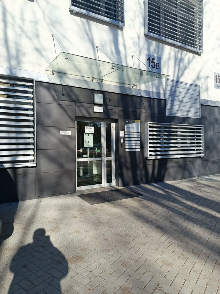 Opis alternatywny znajduje się w treści