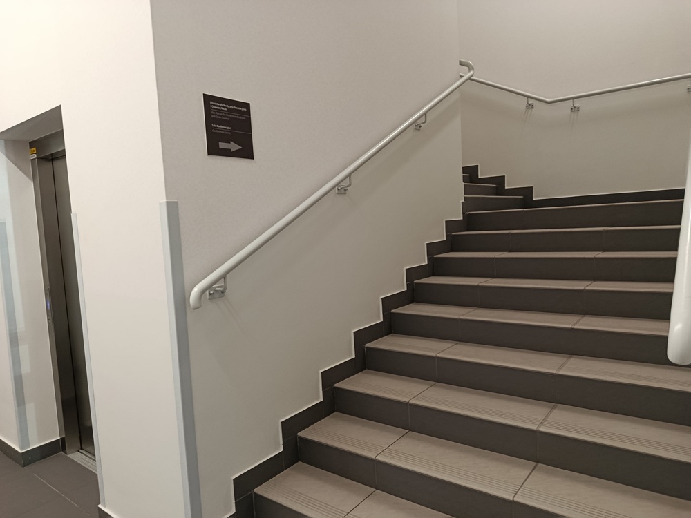 Opis alternatywny znajduje się w treści