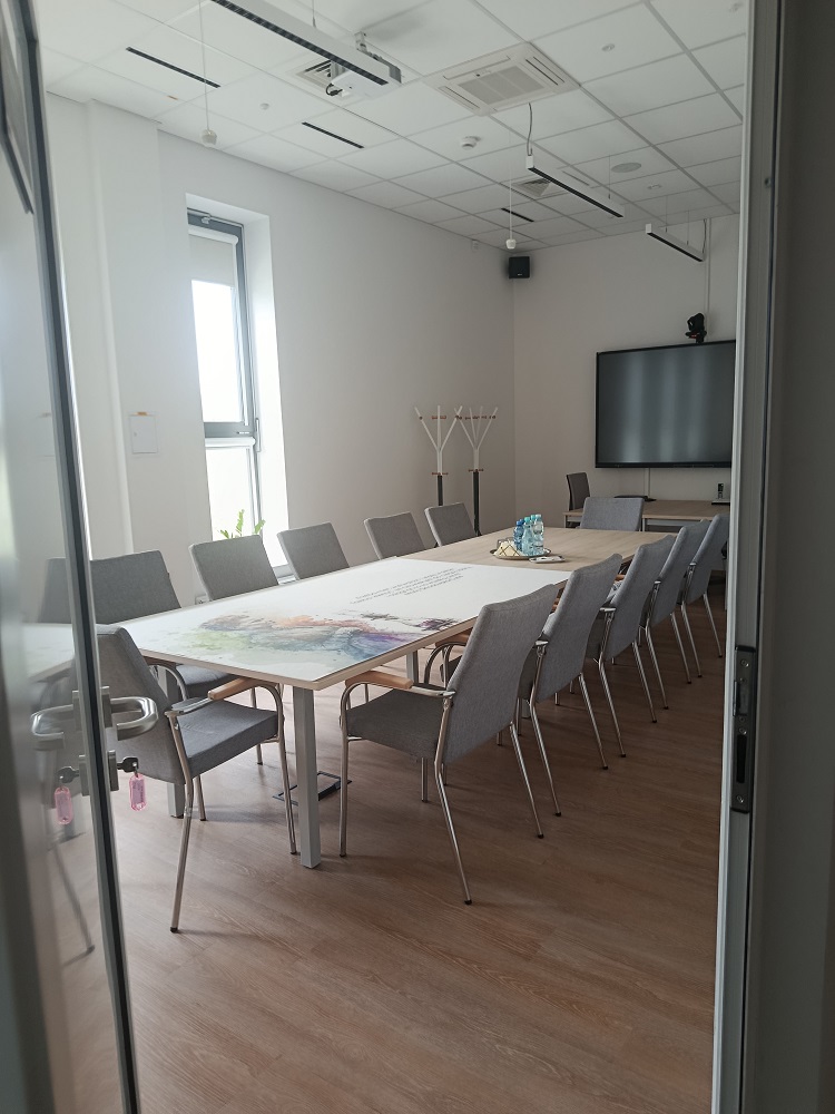 Opis alternatywny znajduje się w treści