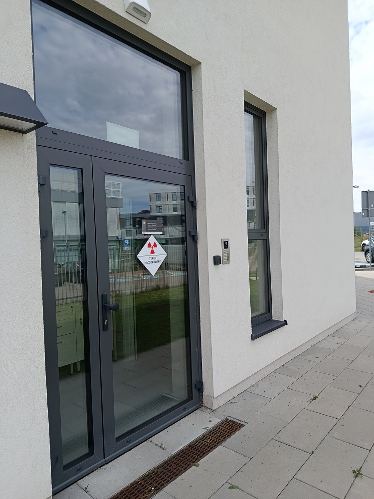 Opis alternatywny znajduje się w treści