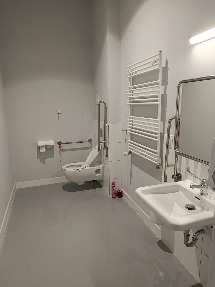 Opis alternatywny znajduje się w treści