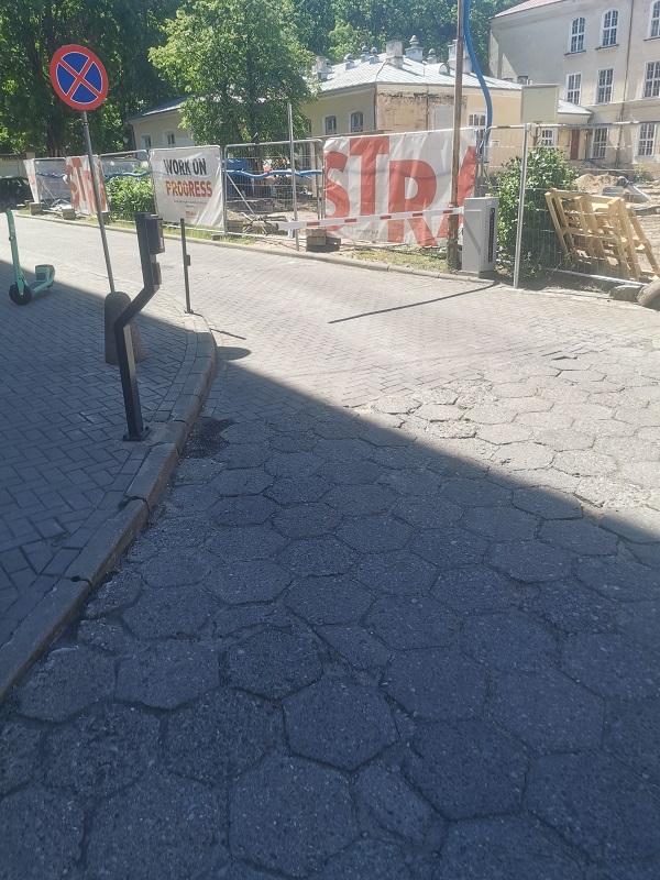 Opis alternatywny znajduje się w treści.