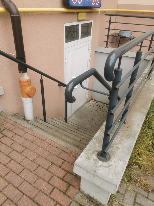 Opis alternatywny znajduje się w treści.