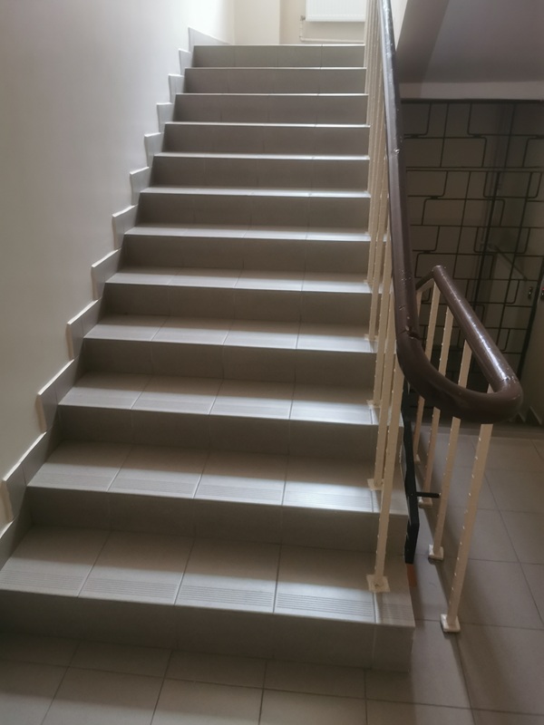 Opis alternatywny znajduje się w treści.